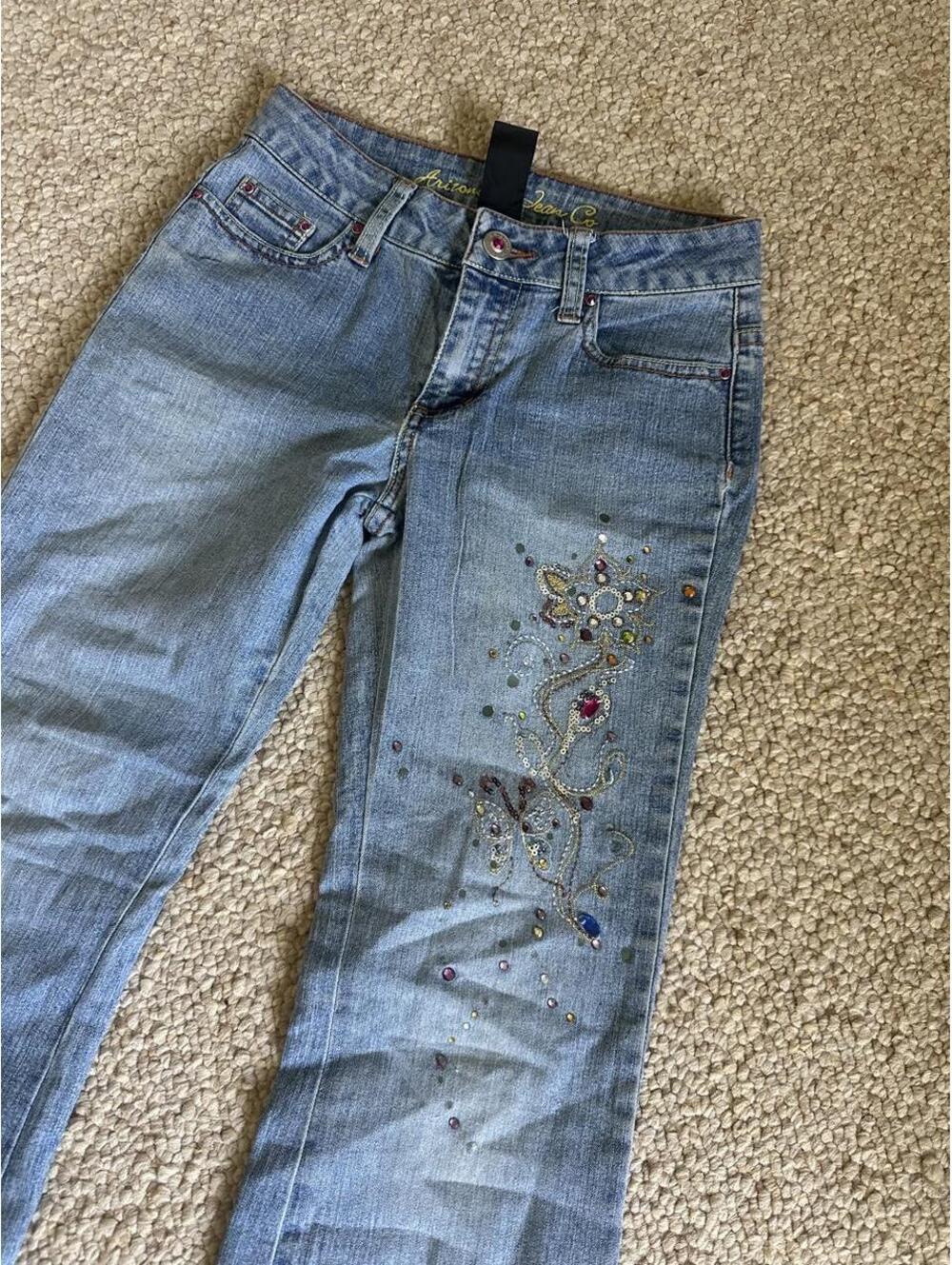 Girls y2k bedazzled jeans